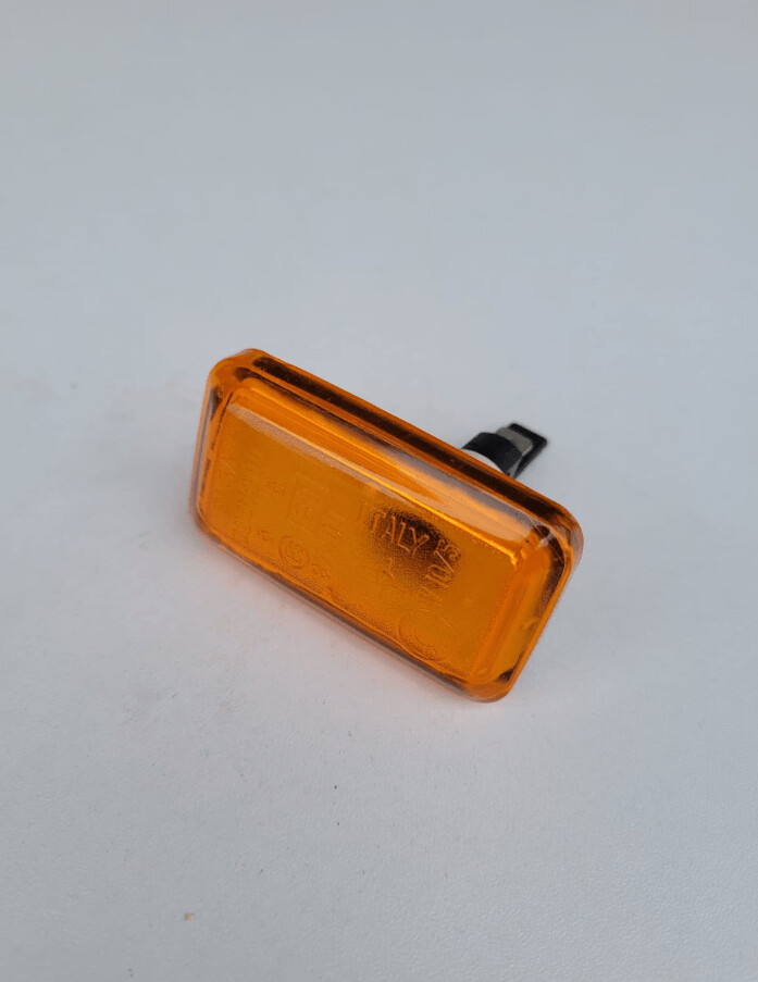 Piloto intermitente lateral VOLKSWAGEN GOLF 1