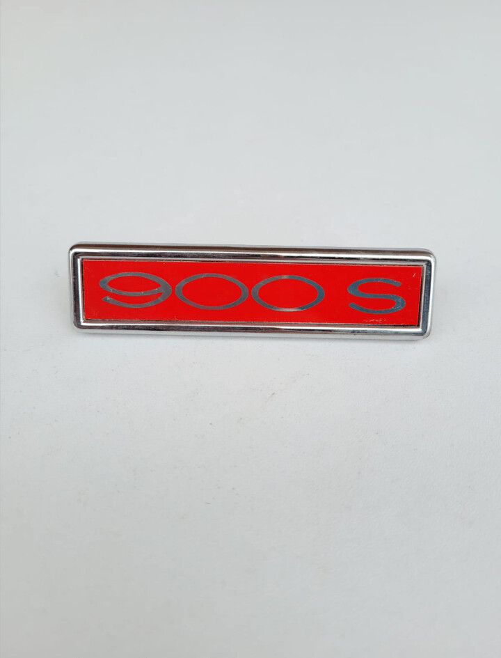 Anagrama SIMCA 900 S