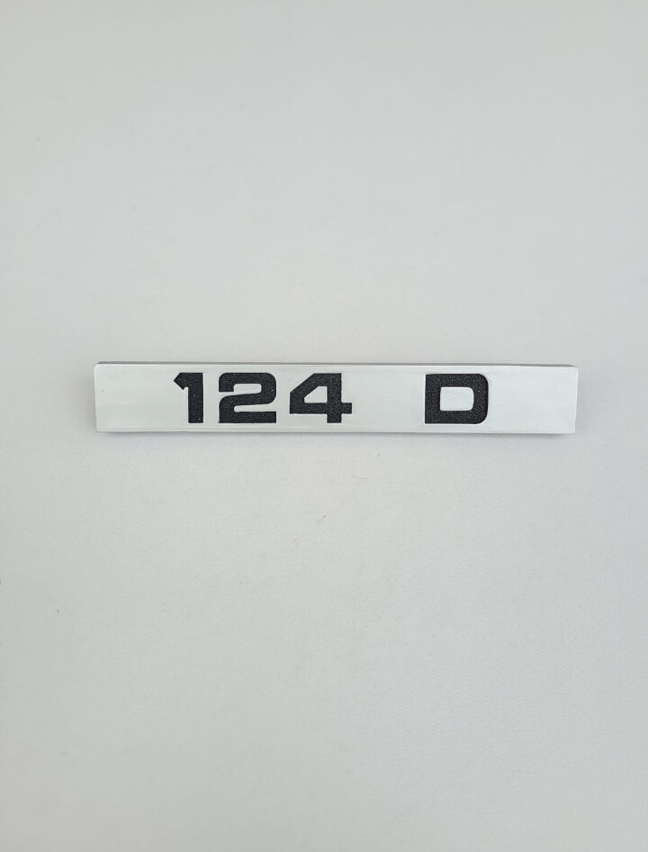 Anagrama SEAT 124 D (123x18mm)