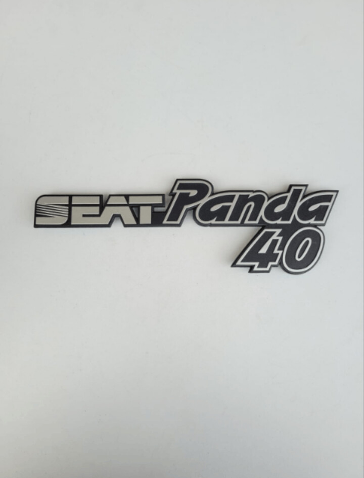 Insignia anagrama SEAT PANDA 40