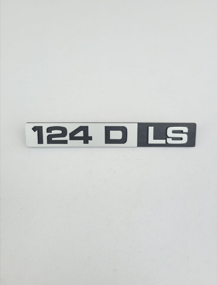 Anagrama SEAT 124 D LS (123x18mm)