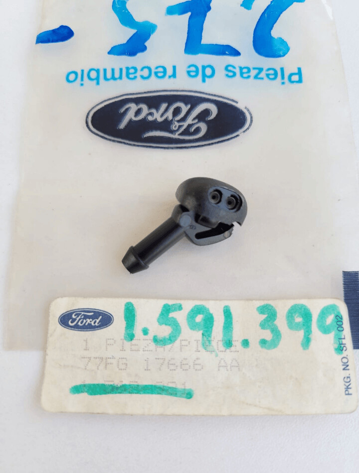Surtidor agua limpiaparabrisas FORD FIESTA