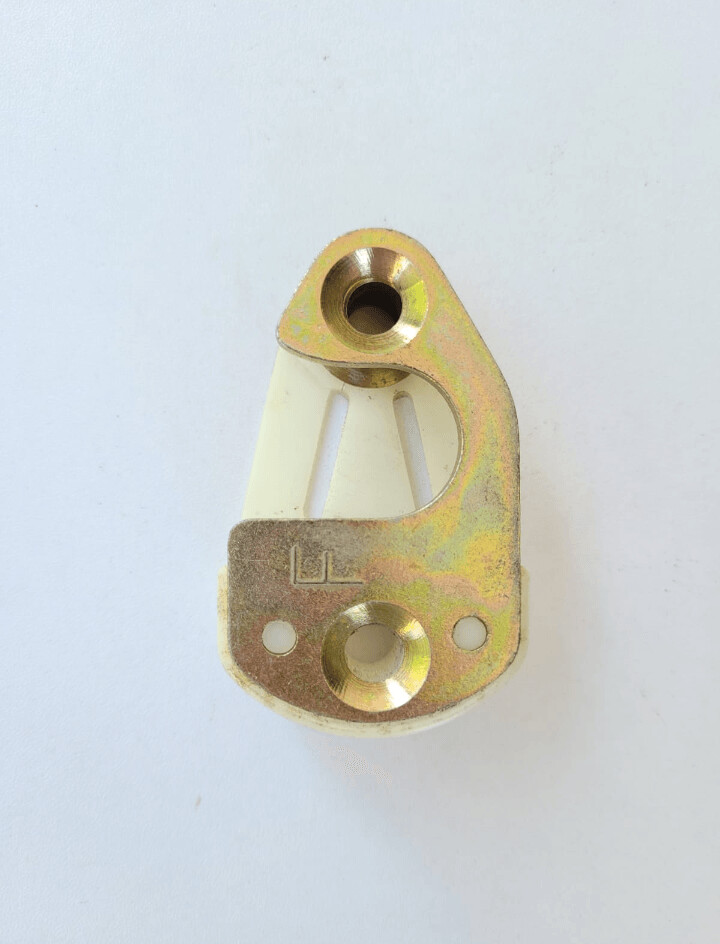 Resbalon cerradura puerta izquierda SEAT 127.SEAT 131