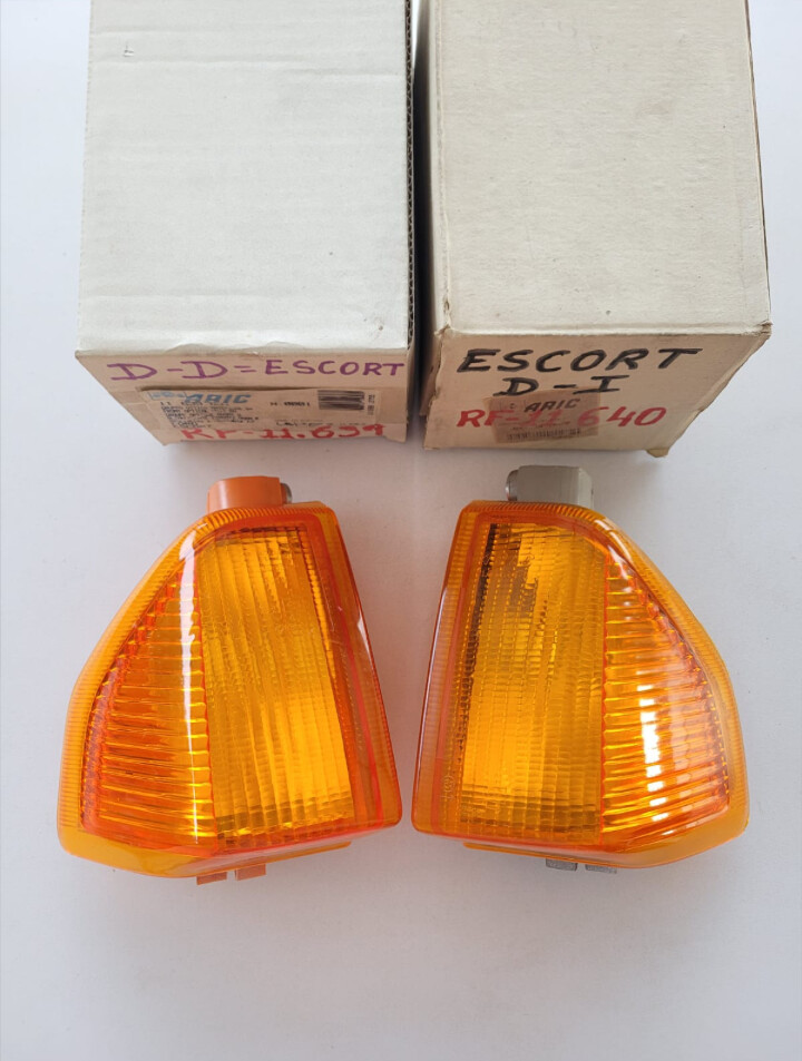 Pareja pilotos intermitentes delanteros FORD ESCORT (80-86)