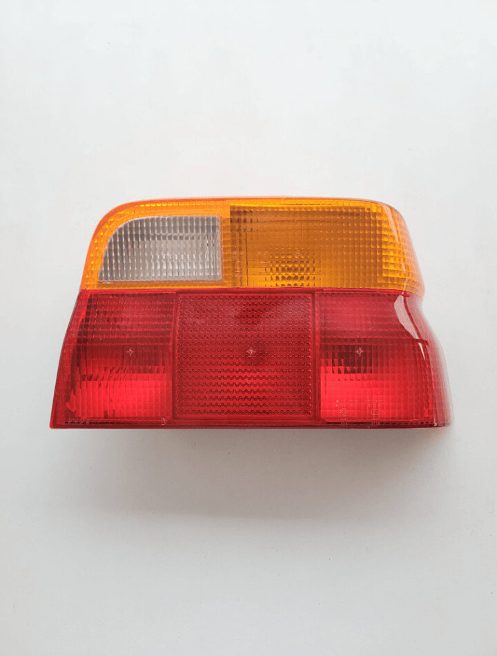 Piloto trasero derecho FORD ESCORT (90-95)