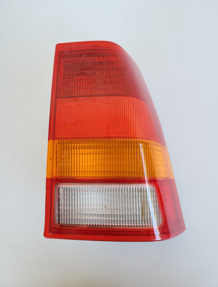 Piloto trasero derecho OPEL KADETT E (tara)