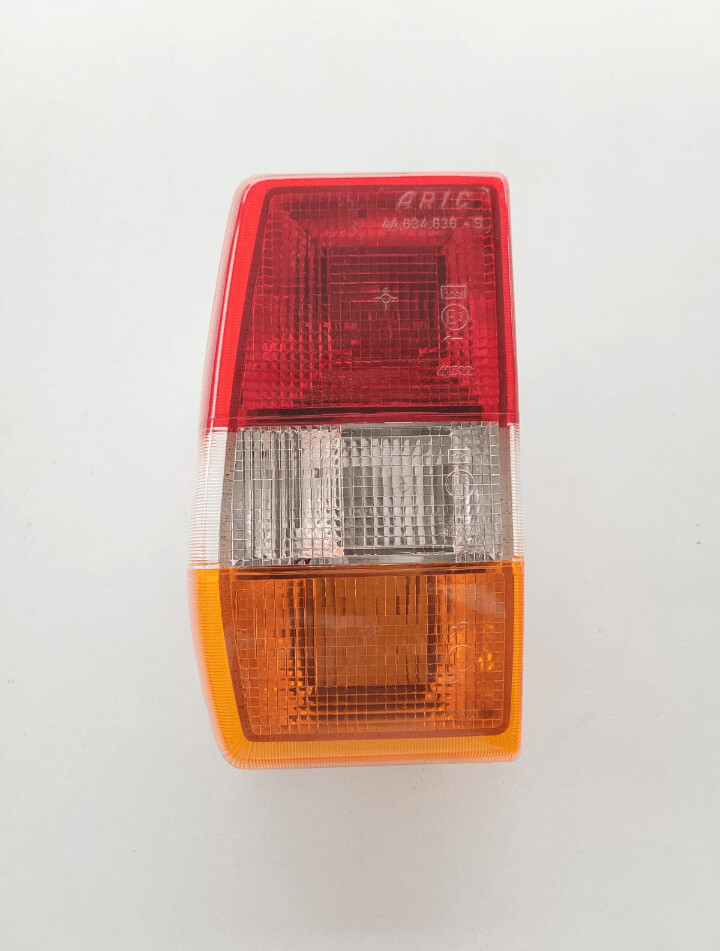 Piloto trasero izquierdo FORD FIESTA MK2 (aric)