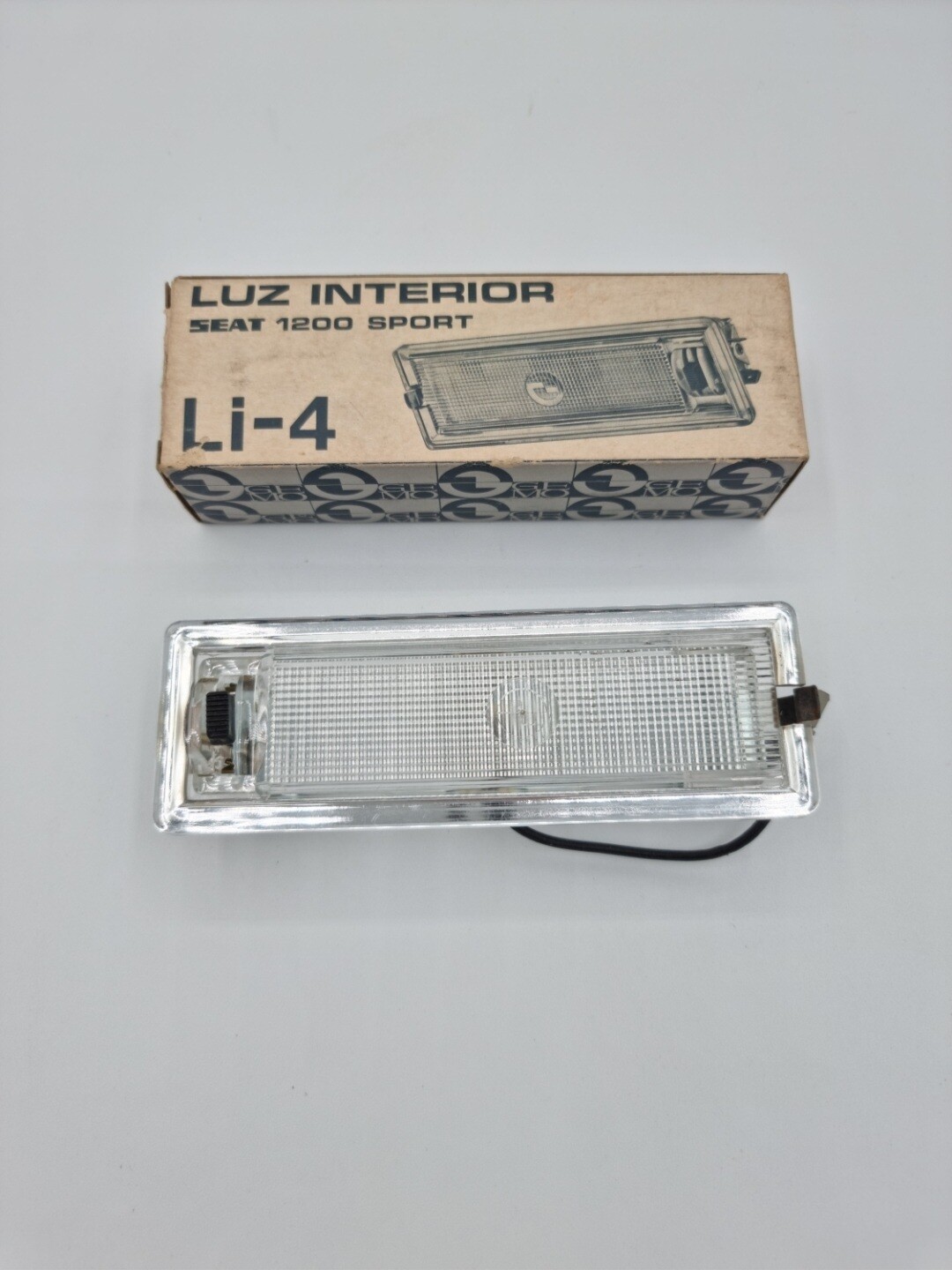 Plafon interior o luz cortesia Seat 1200 sport