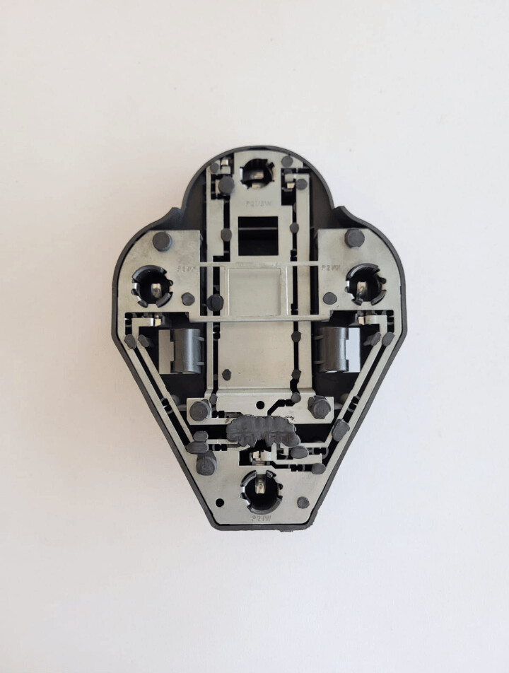 Portalamparas piloto trasero derecho ROVER 620 (hella)