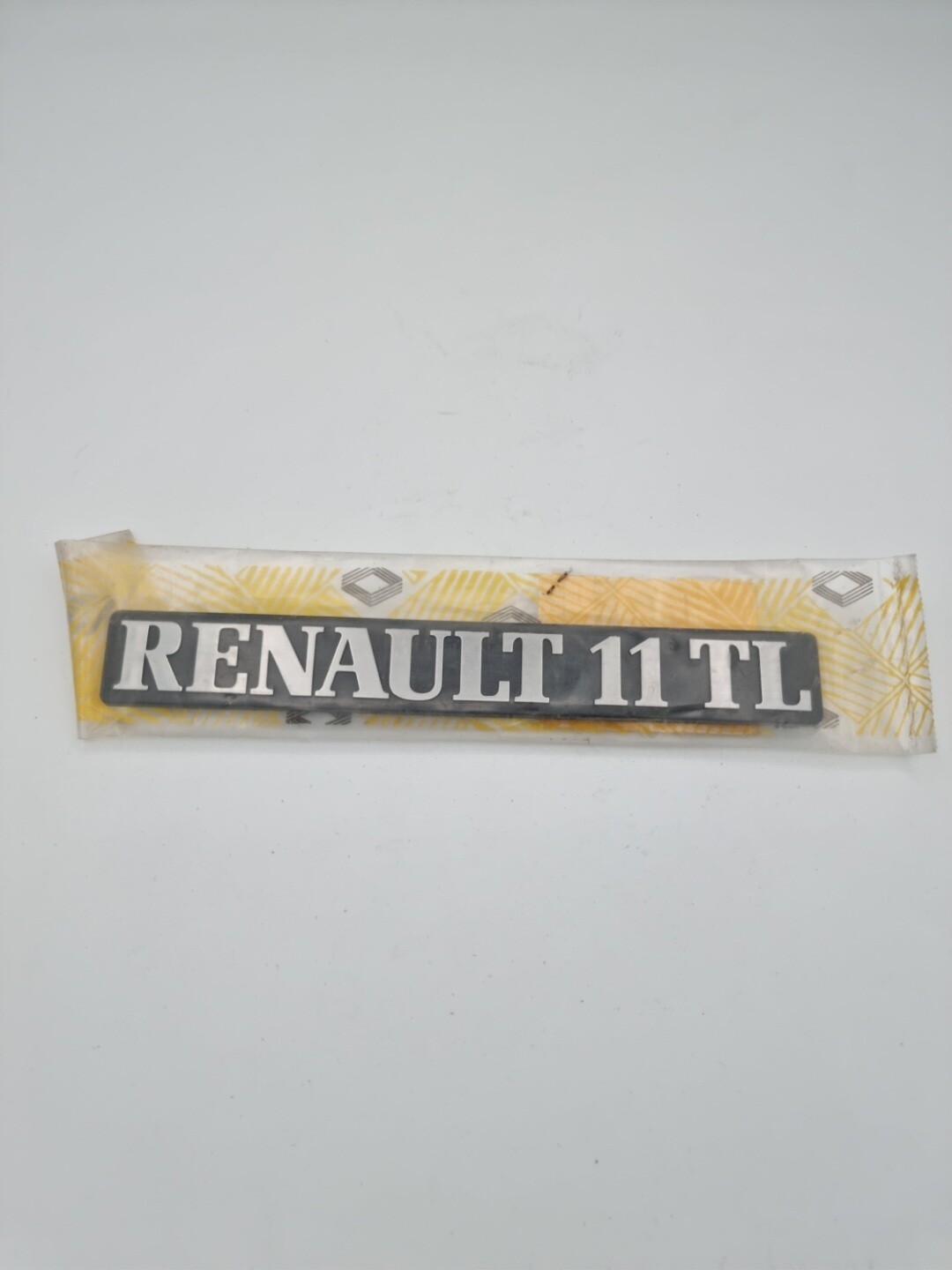 Insignia anagrama RENAULT 11 TL (original renault)