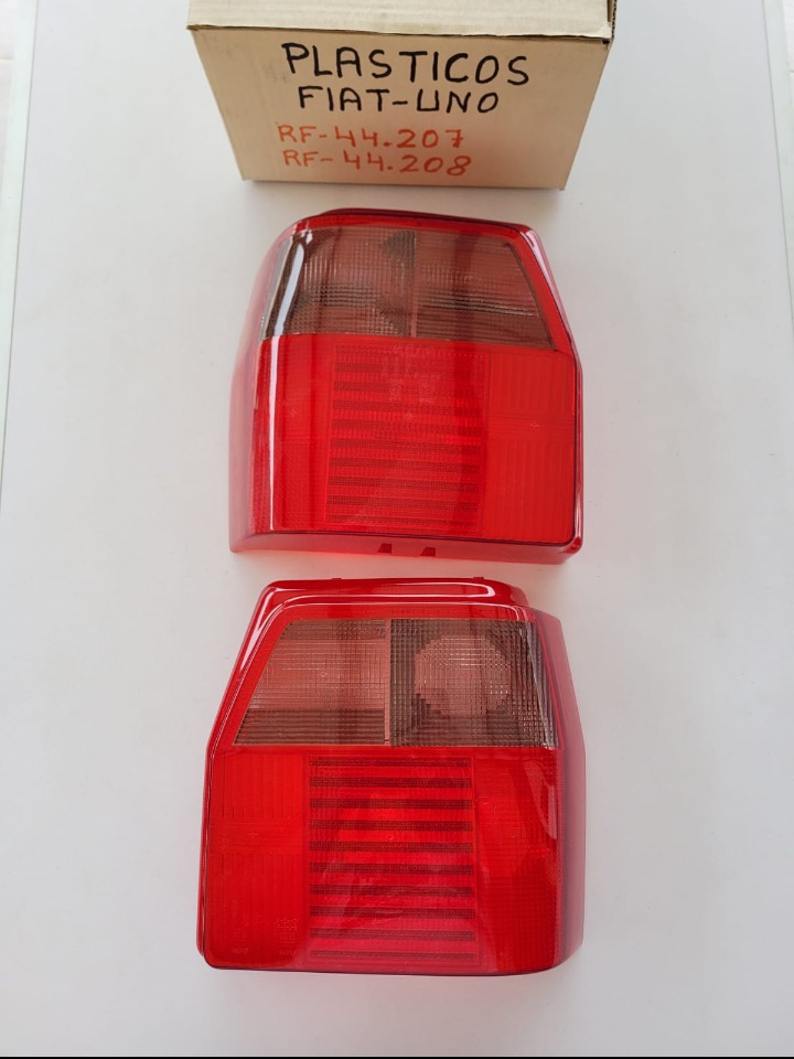 Pareja tulipas pilotos traseros FIAT UNO 89-95