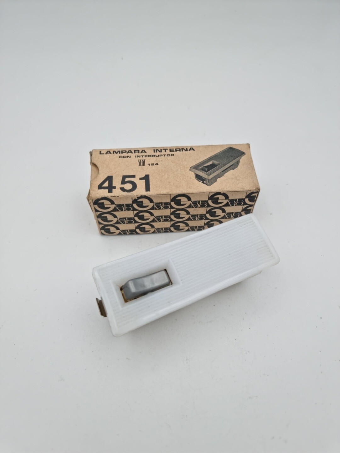 Plafon luz interior cortesia SEAT 124 (gemo)