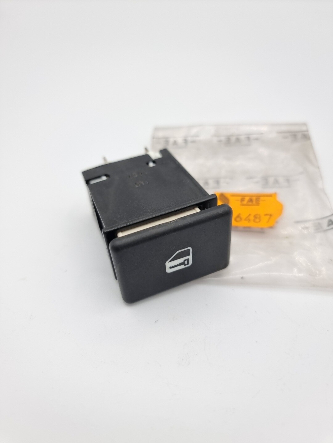 Pulsador bloca-puertas SEAT RONDA CL-CLD (fae)