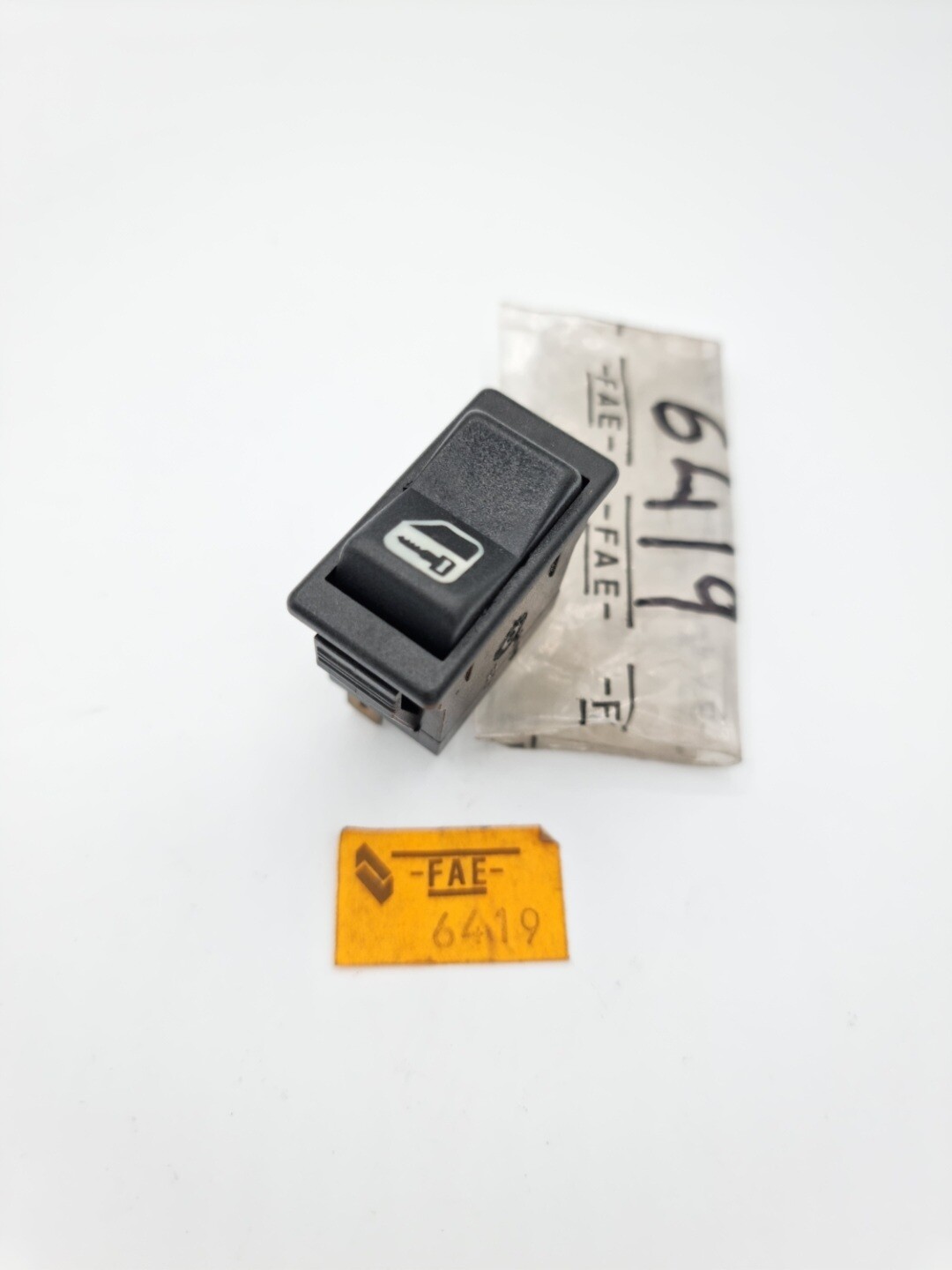 Interruptor bloca-puertas SEAT 131 1600-2000 (fae)