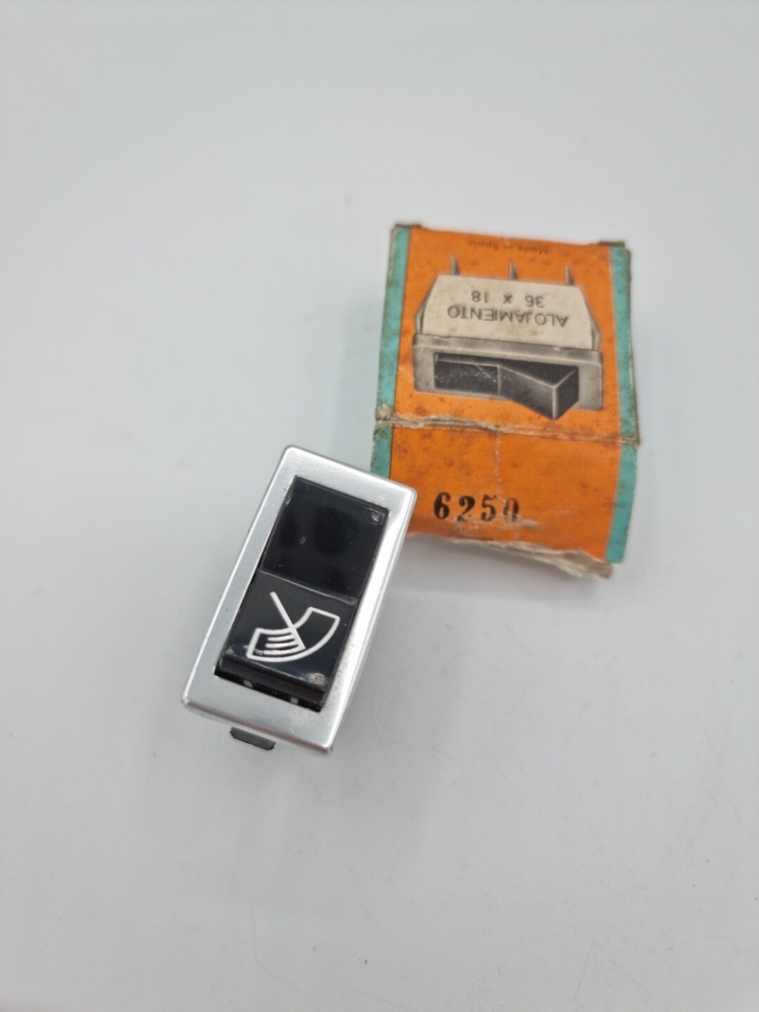 Interruptor limpia-parabrisas RENAULT 4.5.6.7.12.16-PEUGEOT 404.504 (fae)