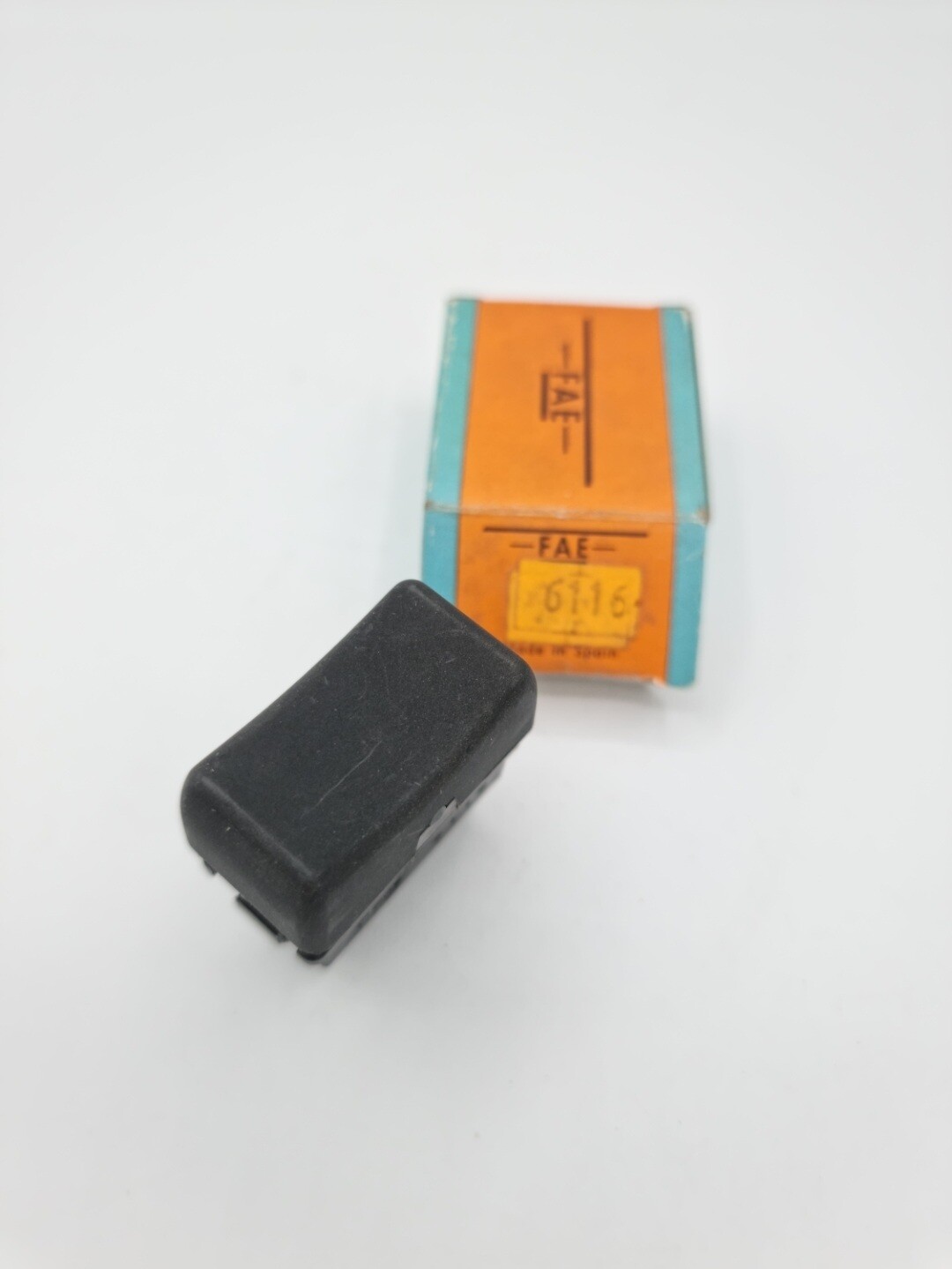 Interruptor sin simbolo RENAULT (fae 6116)