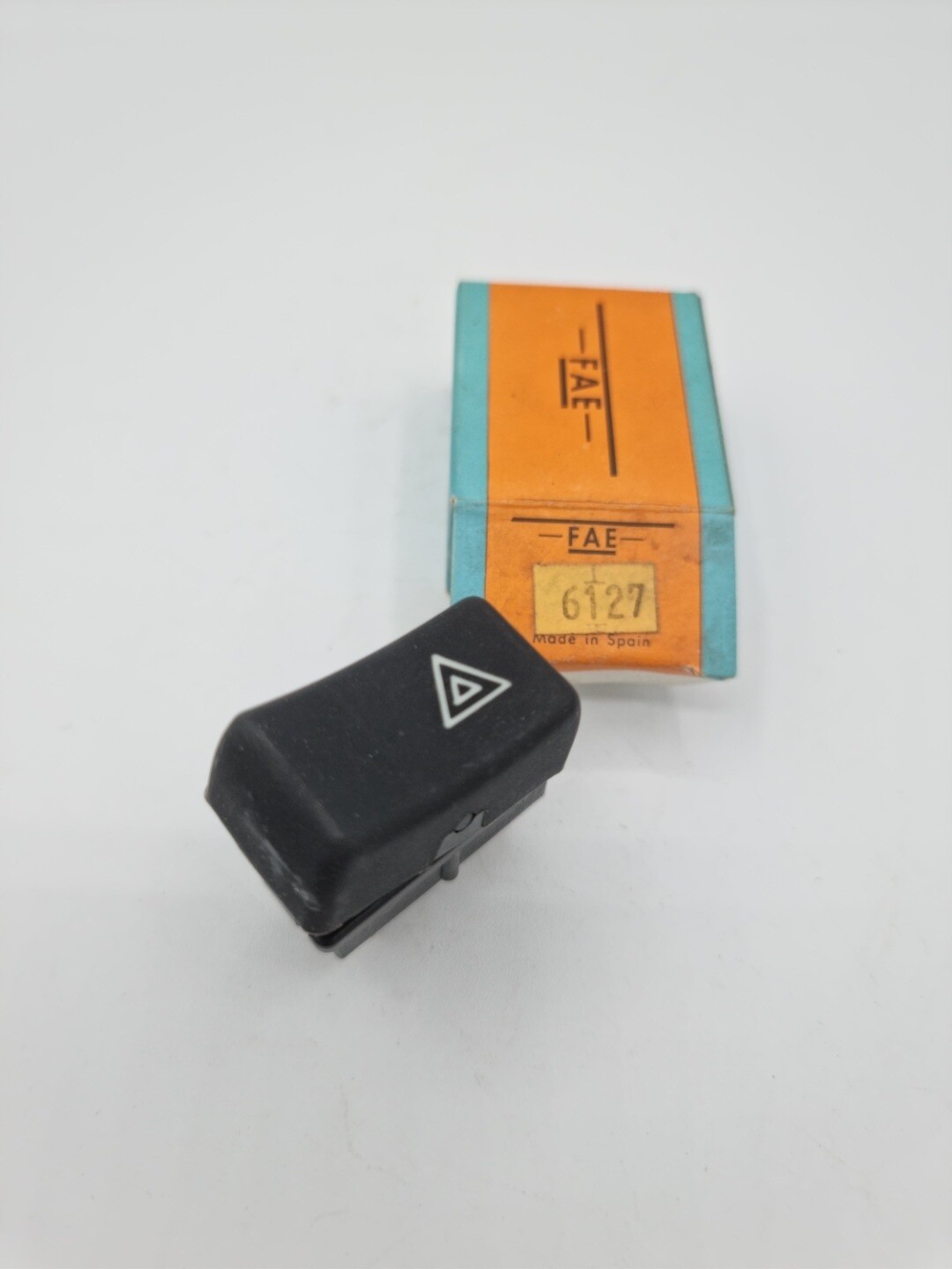 Interruptor warning RENAULT 9.RENAULT 11.MASTER (fae)