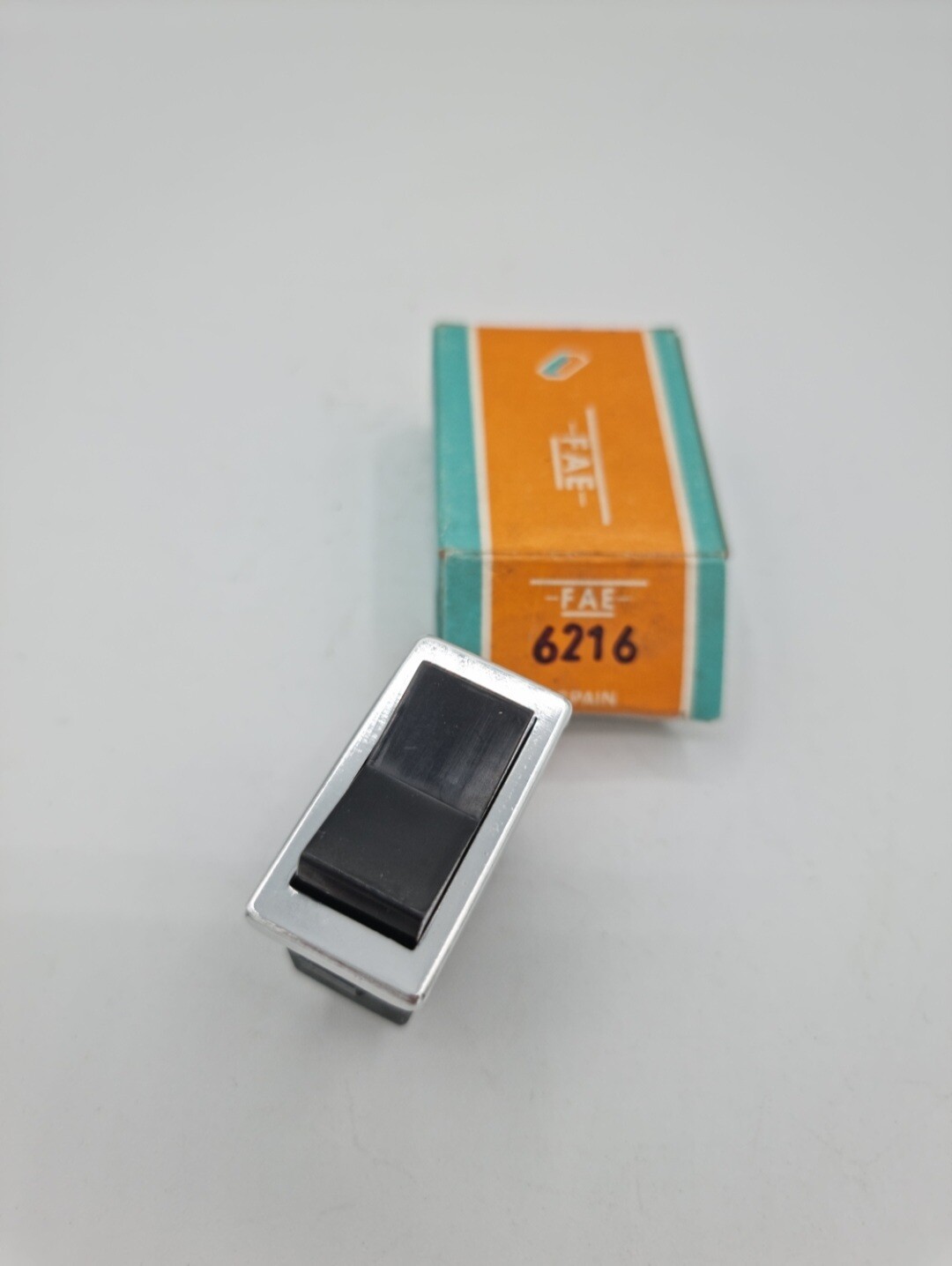 Interruptor universal sin simbolo (fae 6216)