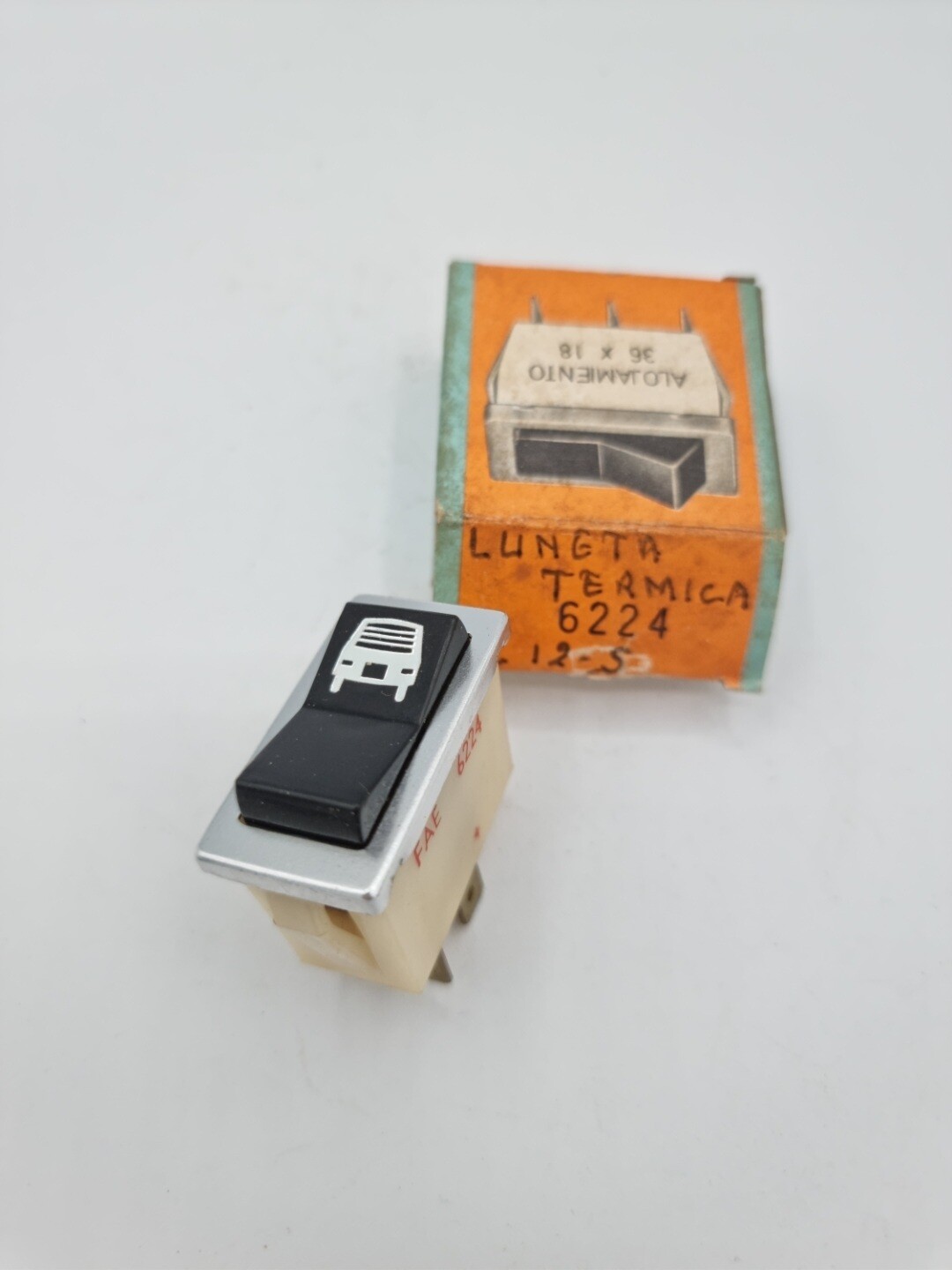 Interruptor luneta termica RENAULT 4.RENAULT 5.RENAULT 6.RENAULT 7.RENAULT 12.ALPINE (fae)