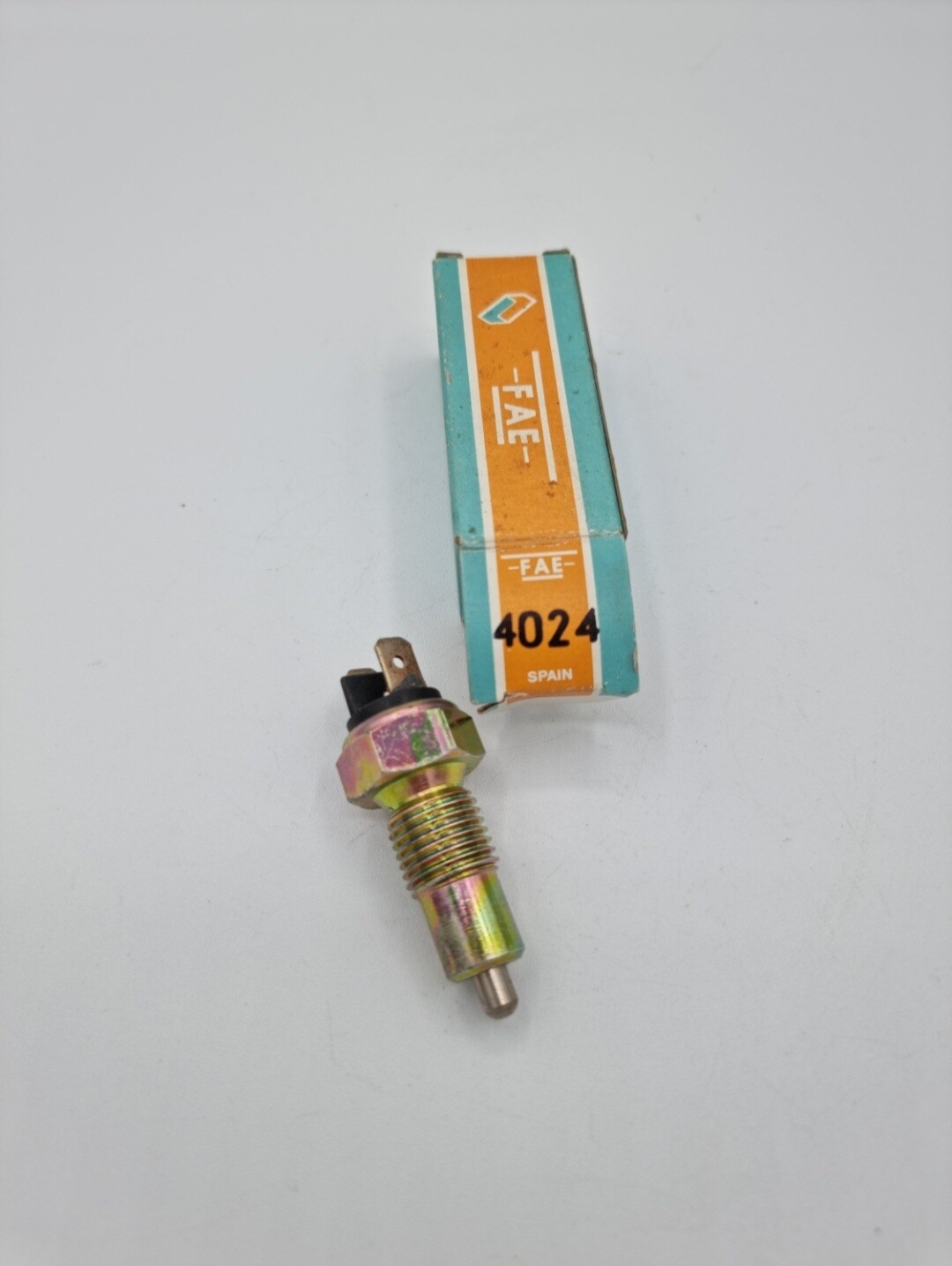 Interruptor marcha atras SEAT 127-128-1200.FIAT.AUTOBIANCHI.YUGO-ZASTAVA