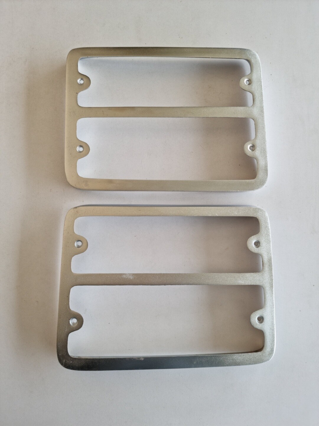 Pareja protectores pilotos traseros SEAT 132