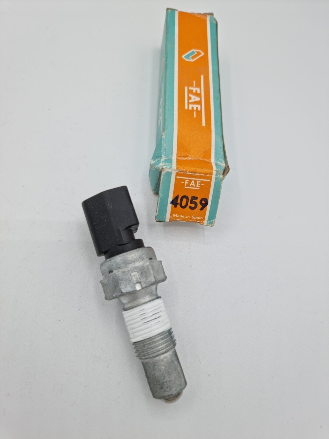 Interruptor luz marcha atras FORD ESCORT.FIESTA.ORION.CABRIOLET.COURIER 89-> (fae)