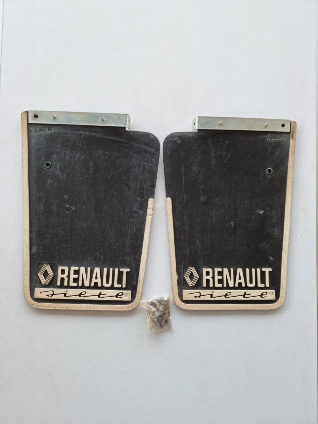Juego faldillas salvabarros goma RENAULT 7