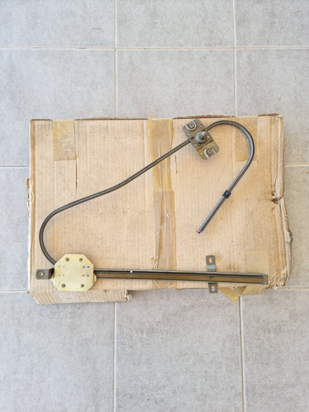 Elevalunas manual delantero derecho SEAT 132 2serie