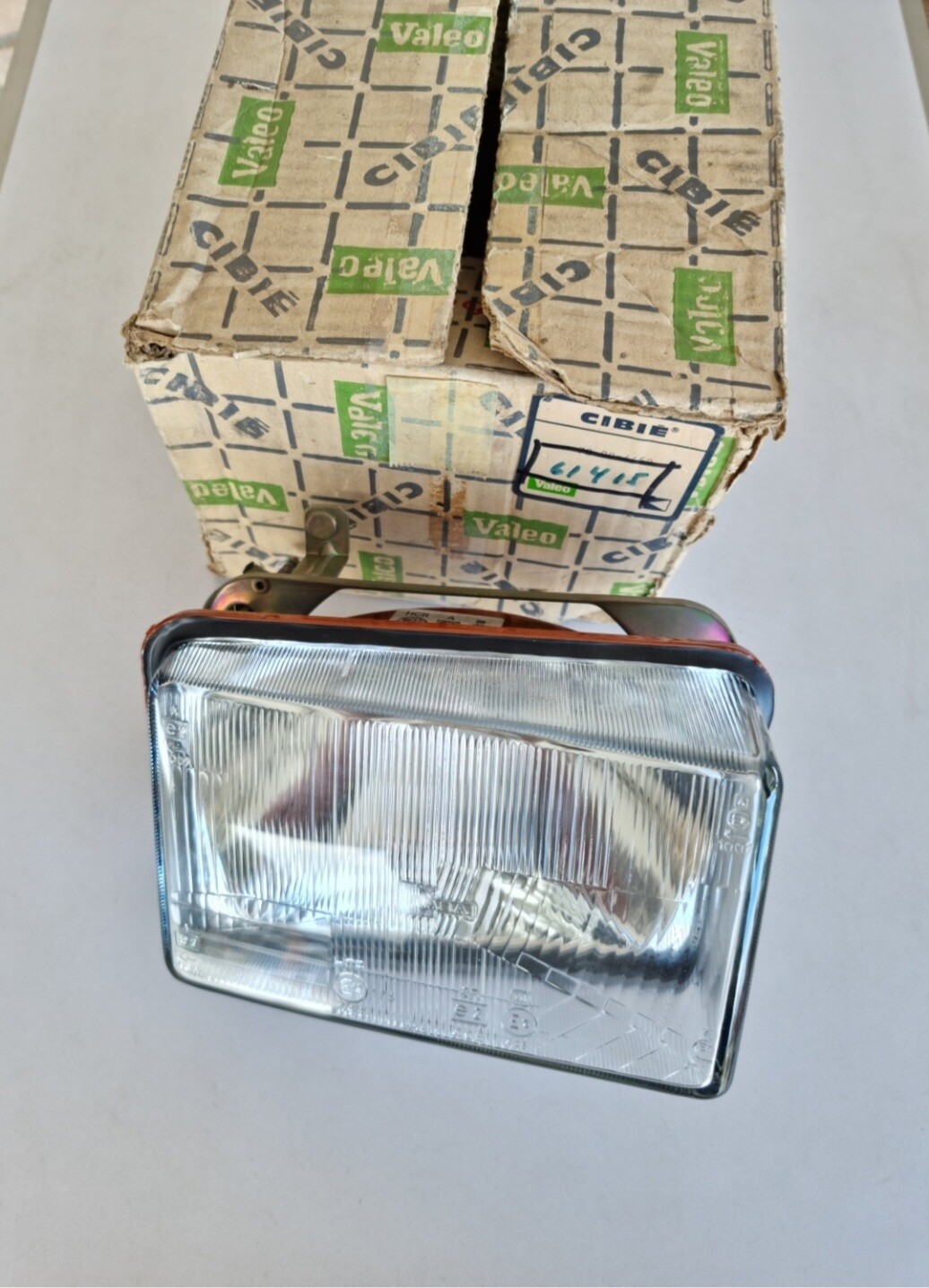 Optica faro derecho con soporte SEAT FURA II (cibie H4)