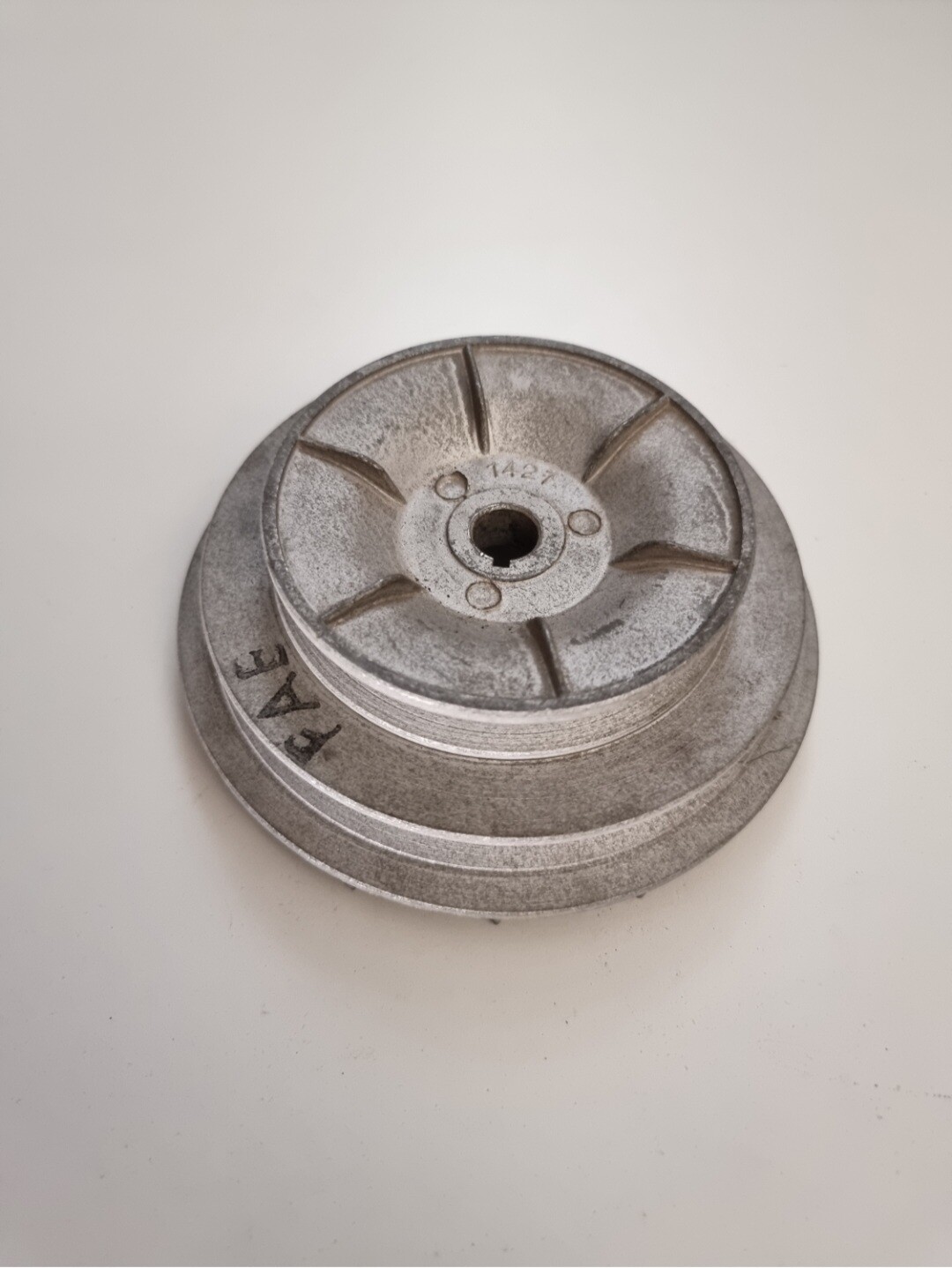 Polea dinamo SEAT 850 (fae)