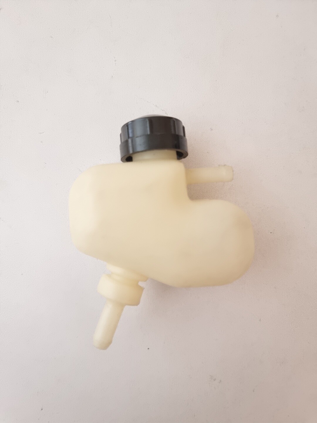 Deposito liquido frenos SEAT 850.SEAT 133