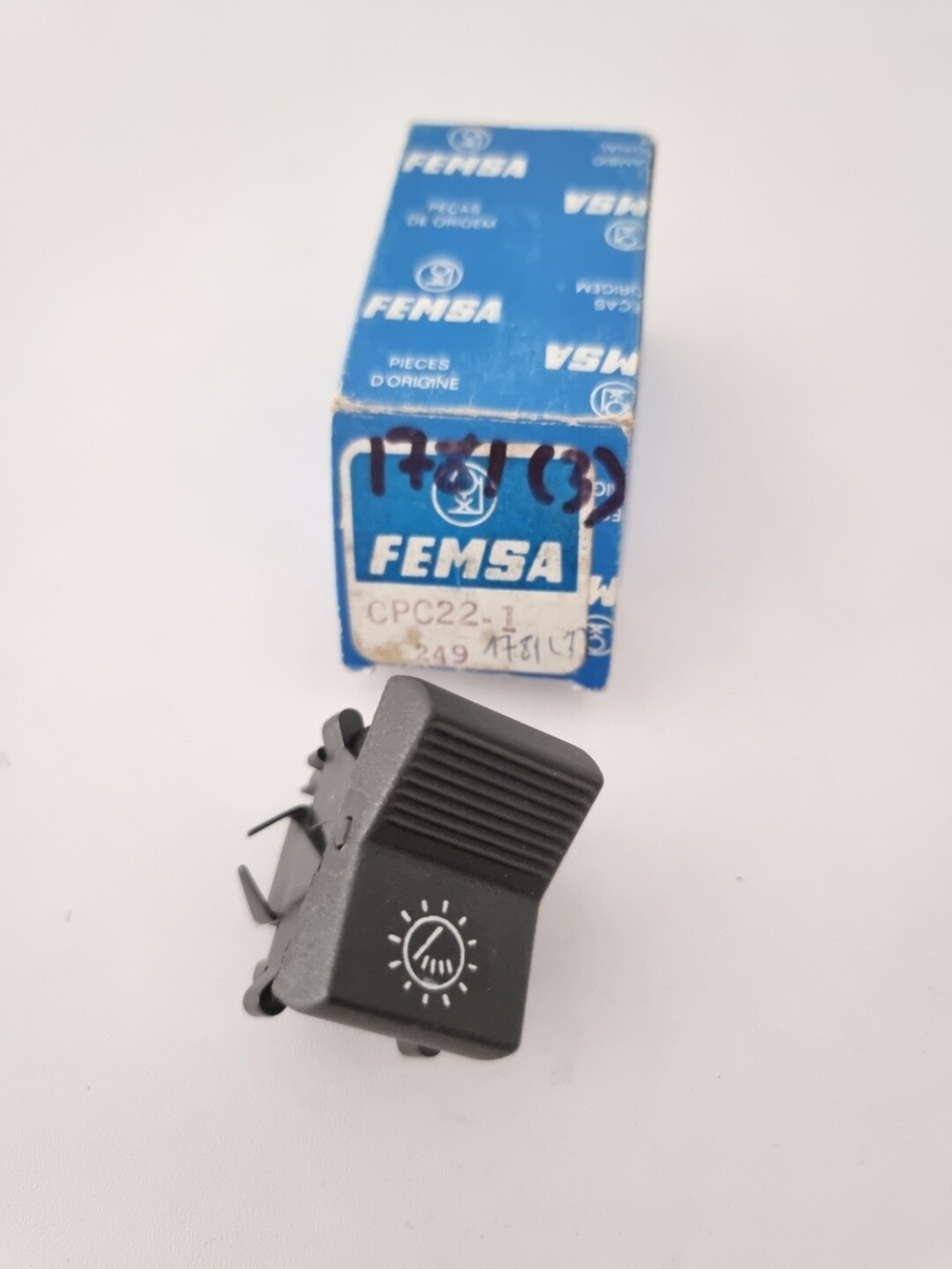 Interruptor tablier SEAT 124.SEAT 1200.SEAT 1430.SEAT 133.LADA 1500 (femsa)