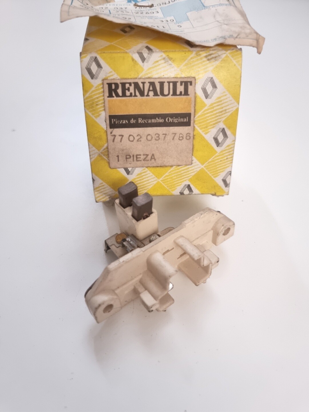 Regulador alternador RENAULT (original renault)