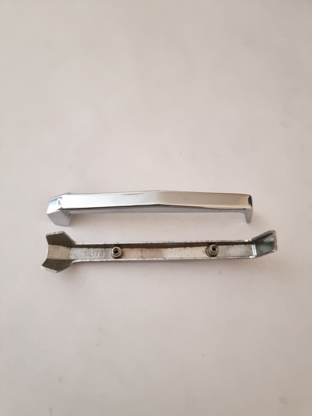 Moldura piloto delantero izquierdo SEAT 1500 BIFARO