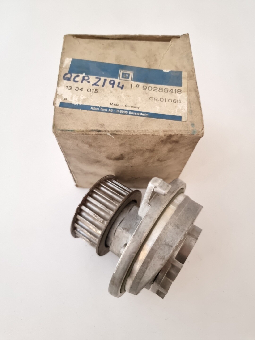 Bomba agua OPEL KADETT.OPEL ASCONA motor diesel (original GM)