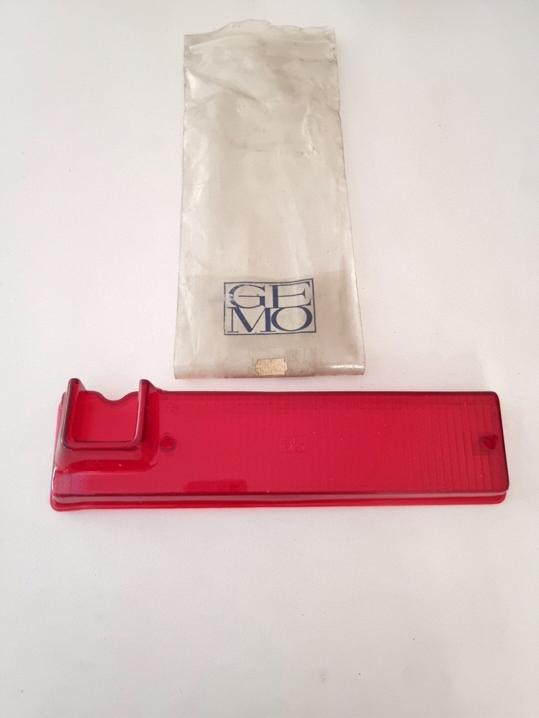 Tulipa trasera izquierda roja gemo SEAT 1430 2SERIE