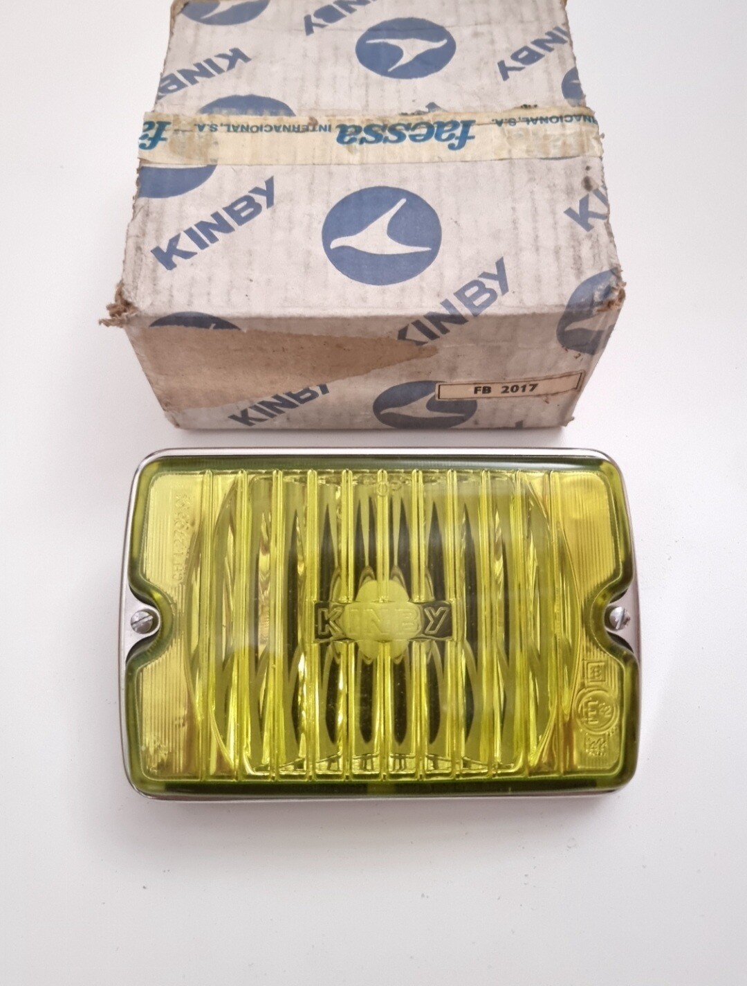 Optica faro antiniebla amarillo KINBY marco metalico