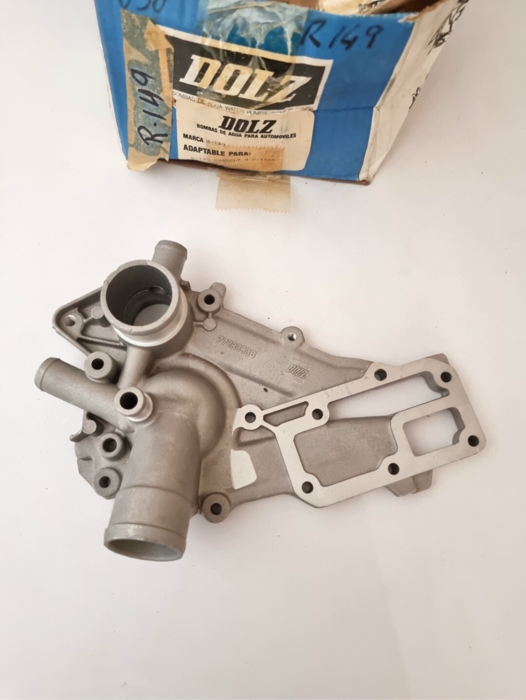 Tapa bomba agua RENAULT SUPER 5.RENAULT 9.RENAULT 11.RENAULT 19 (dolz)