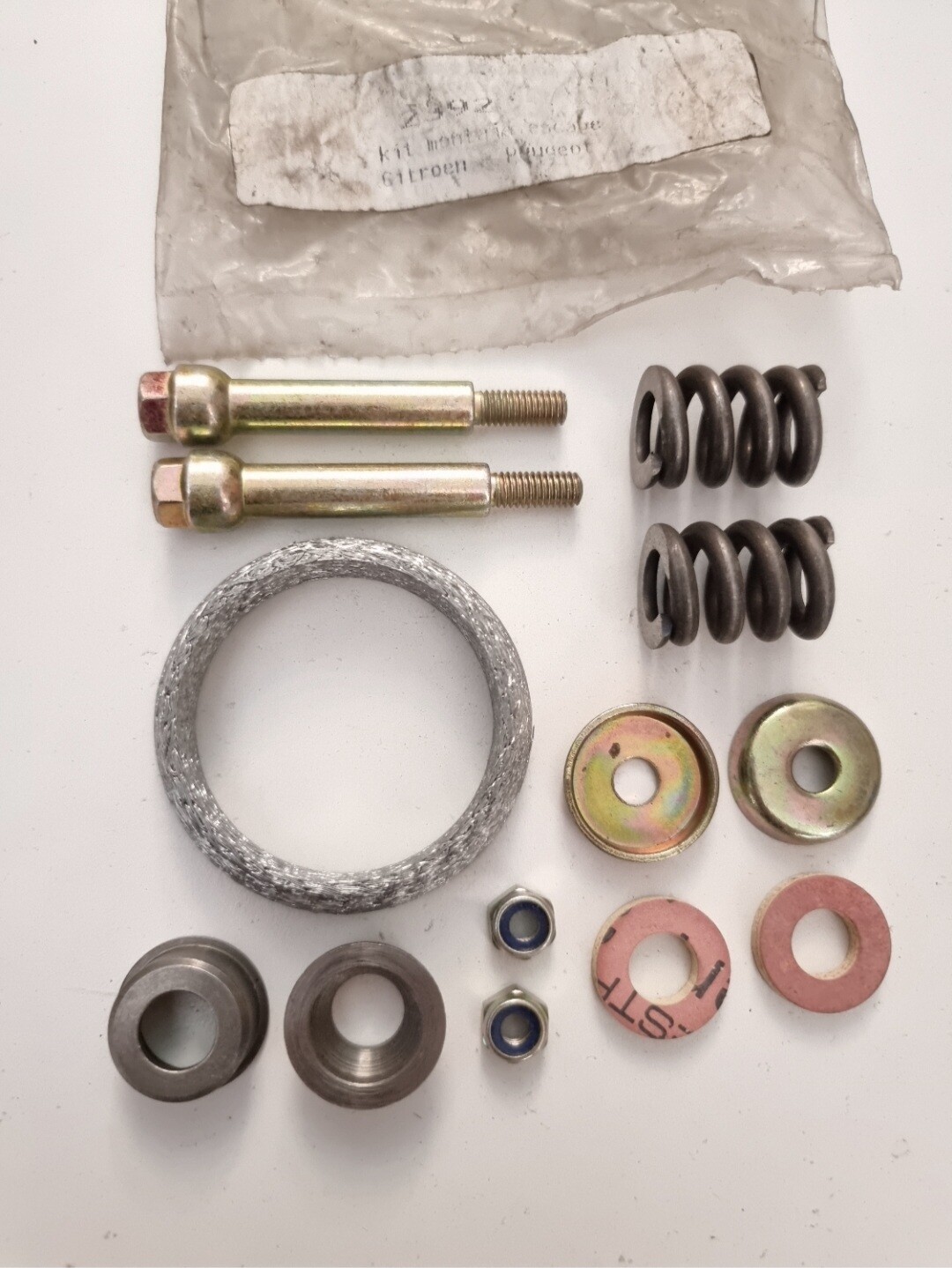 Kit montaje escape PEUGEOT.CITROEN