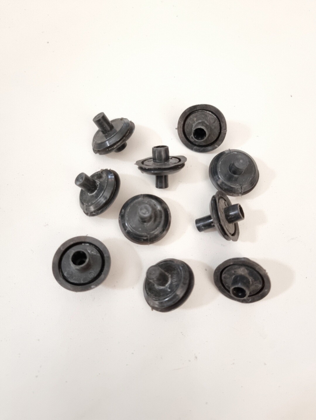 Grapas molduras laterales SEAT 124 SPORT