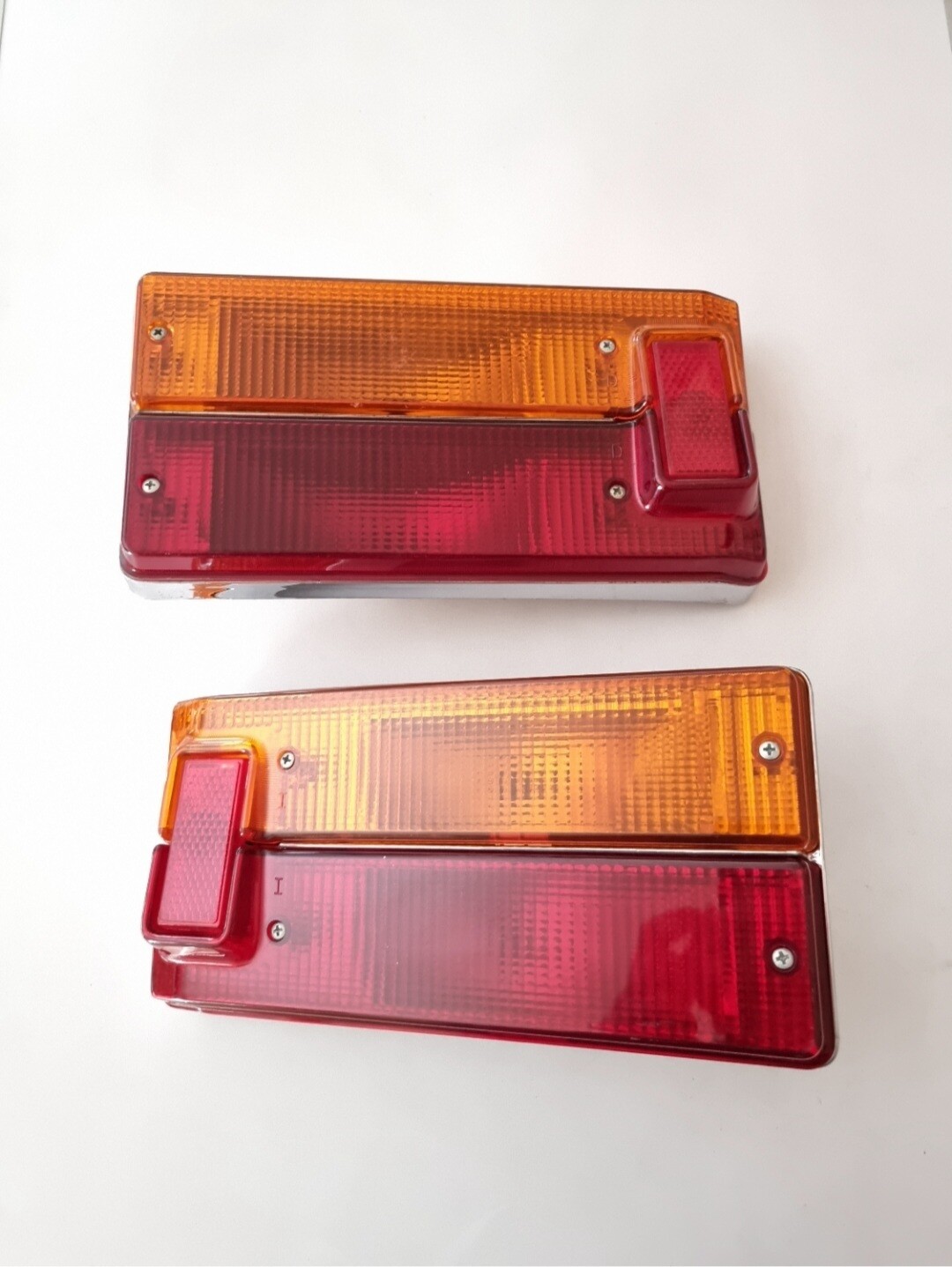 Pilotos traseros SEAT 1430 base plastico (con defecto)