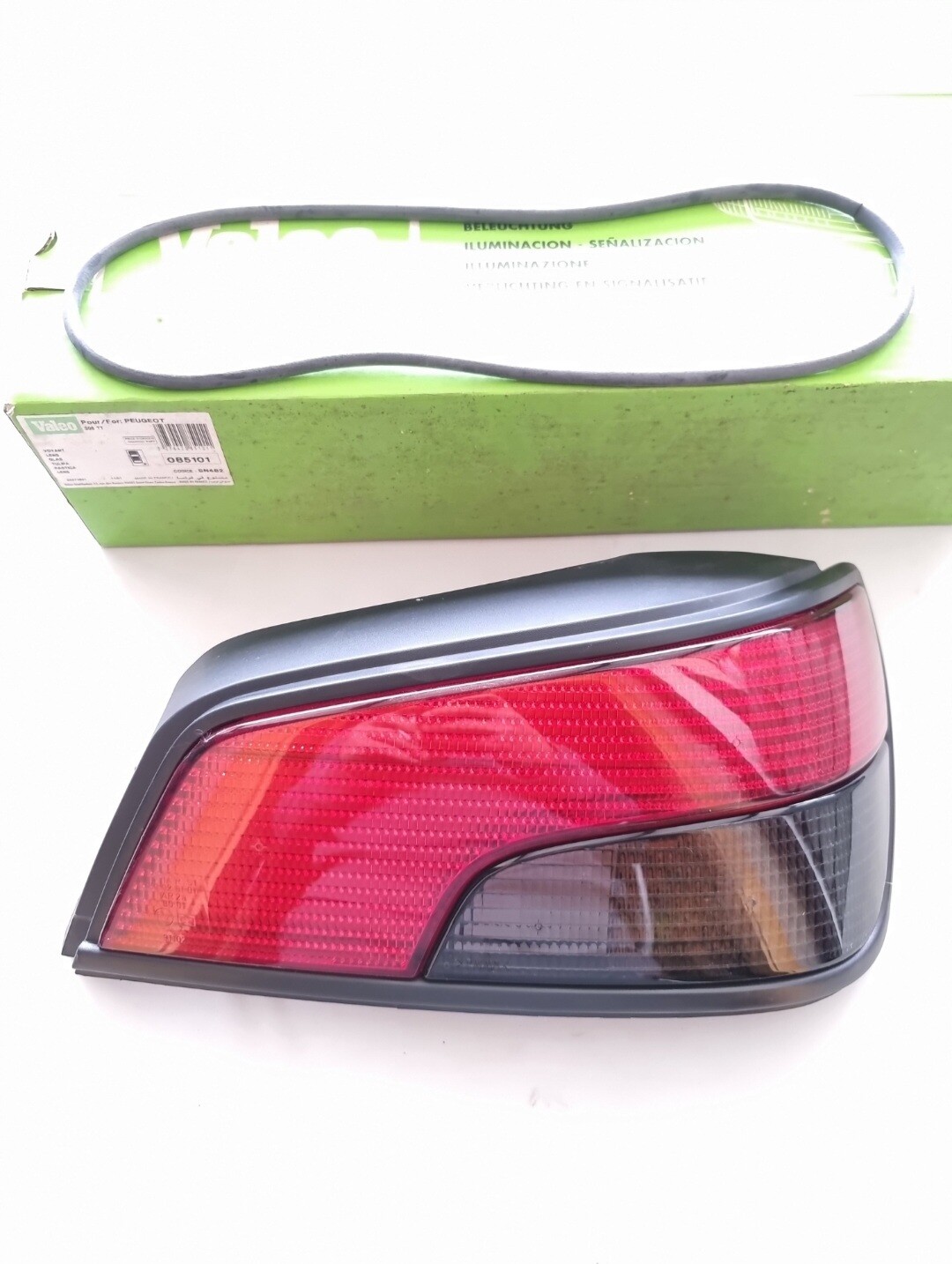 Piloto trasero derecho PEUGEOT 306 (valeo)