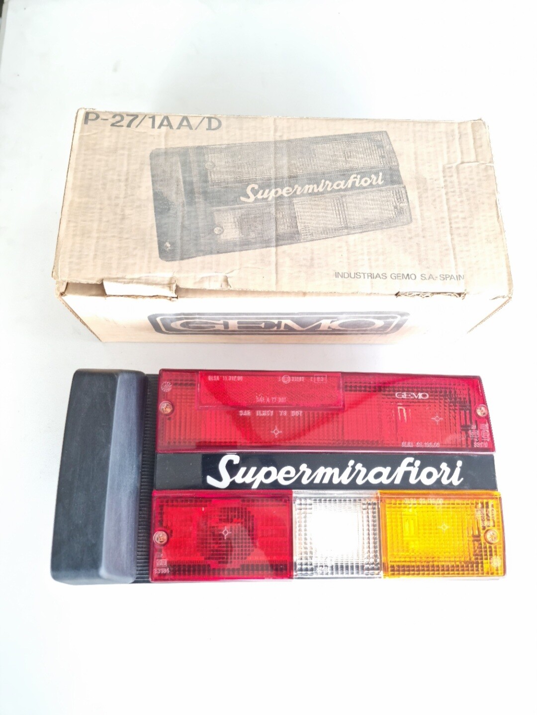 Piloto trasero derecho SEAT 131 SUPERMIRAFIORI (gemo)