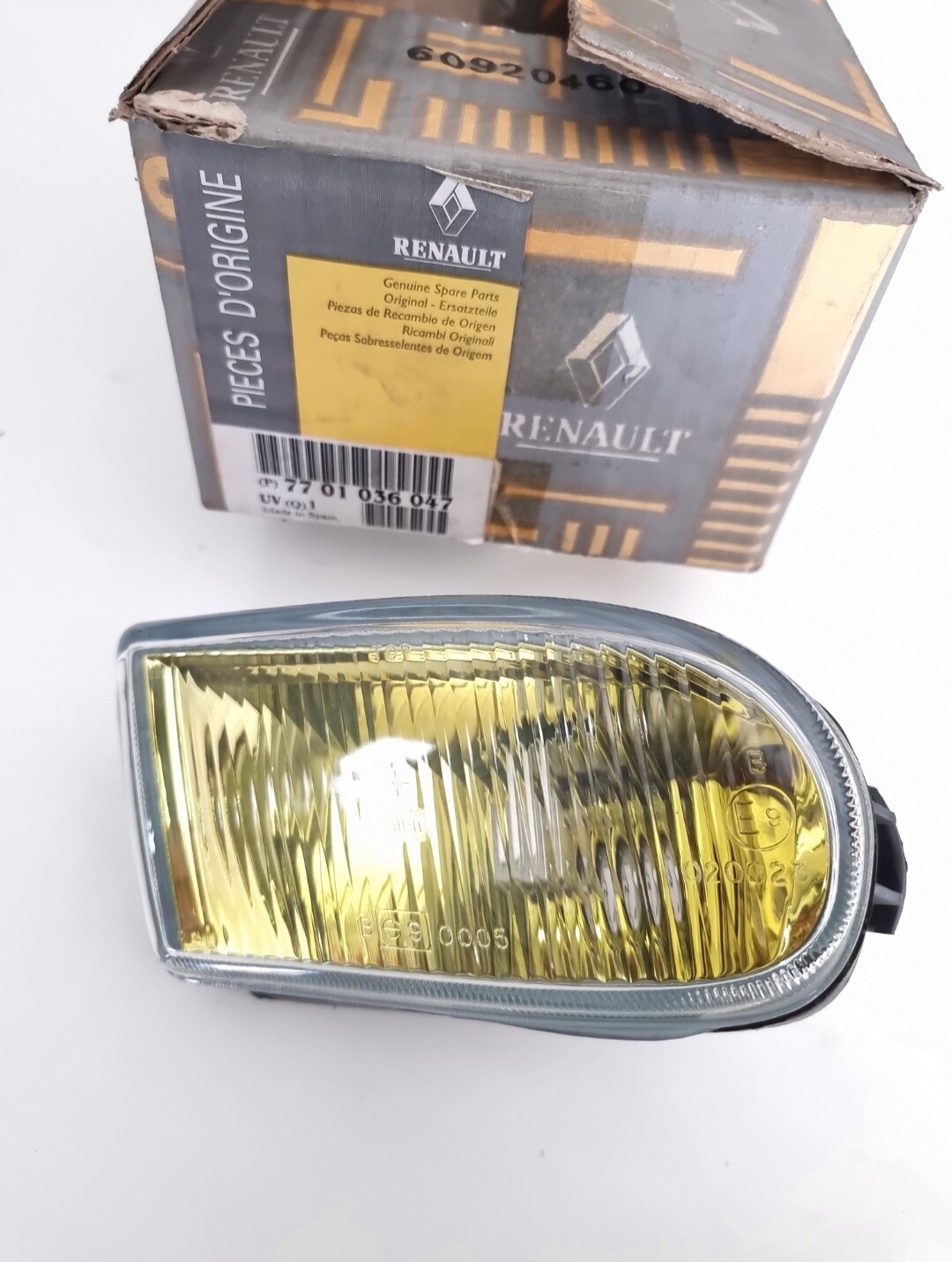 Faro antiniebla amarillo izquierdo RENAULT CLIO