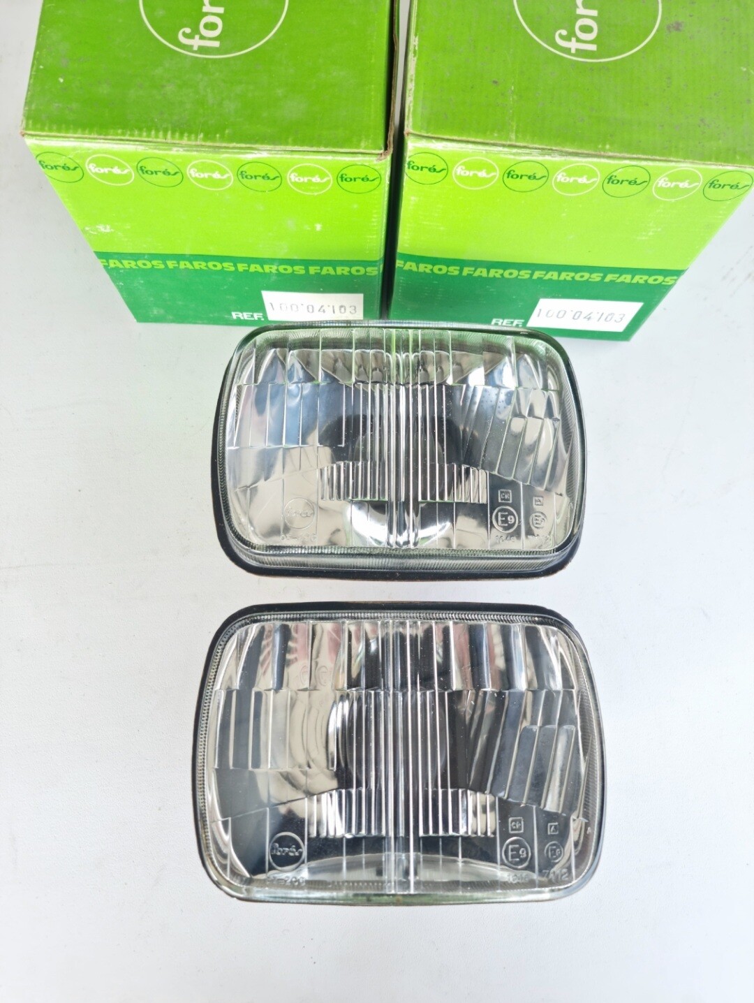 Pareja opticas faros SEAT 127.SEAT 133 (fores)