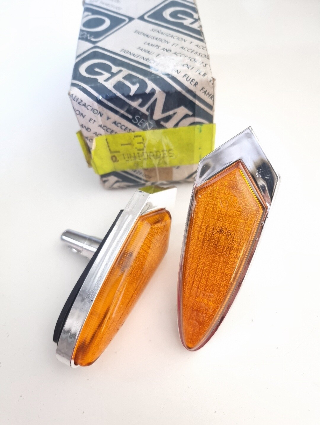 Pareja intermitentes SEAT 1430 tipo flecha (gemo)