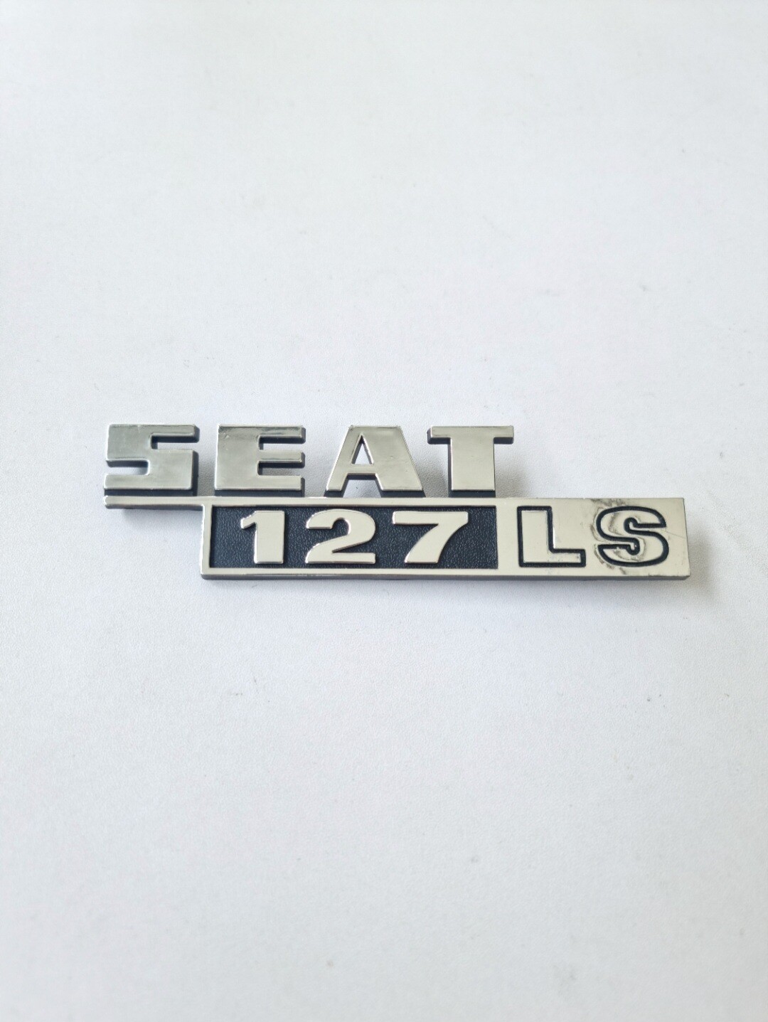 Anagrama SEAT 127 LS porton
