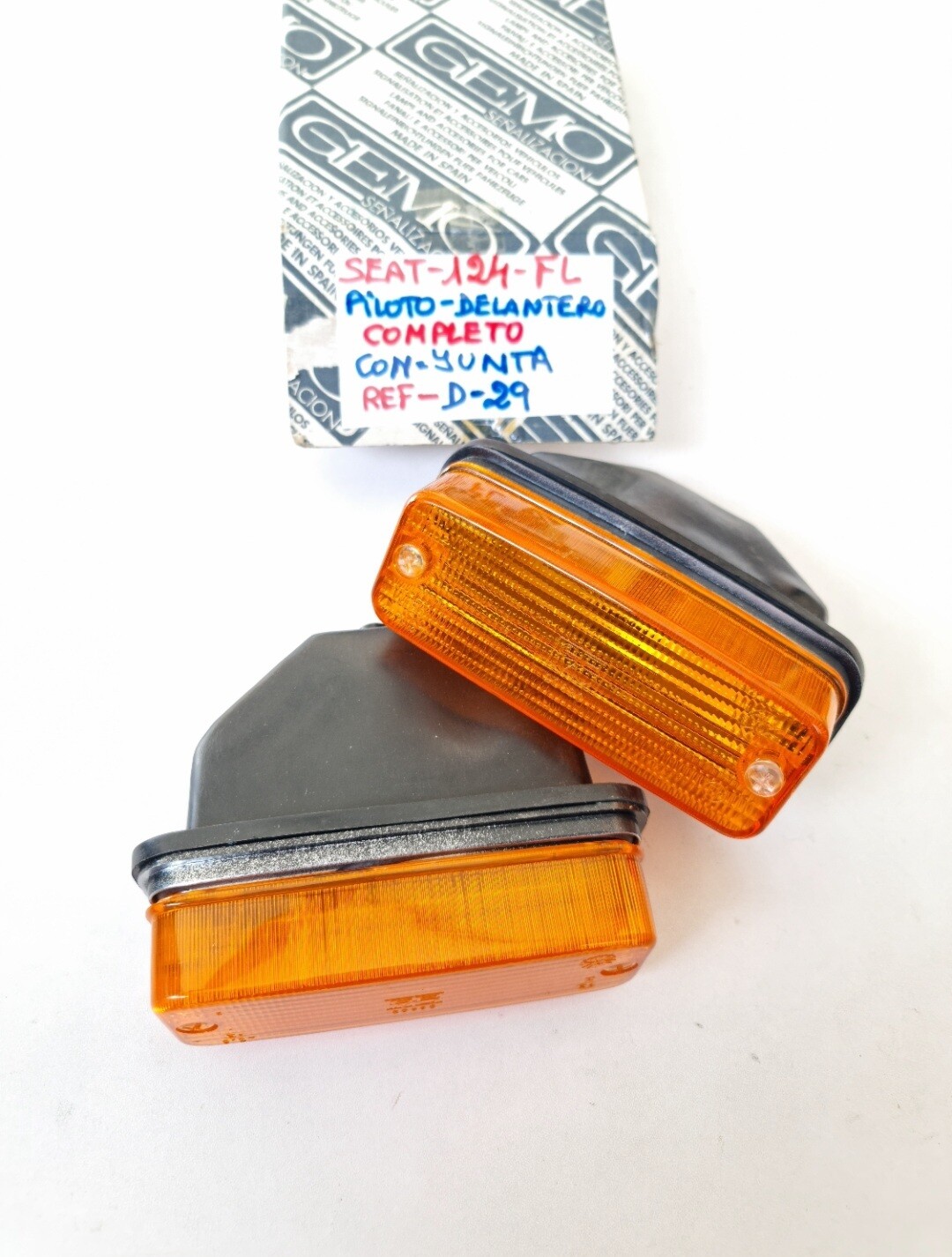 Pareja pilotos intermitentes delanteros SEAT 124 FL (gemo) con goma