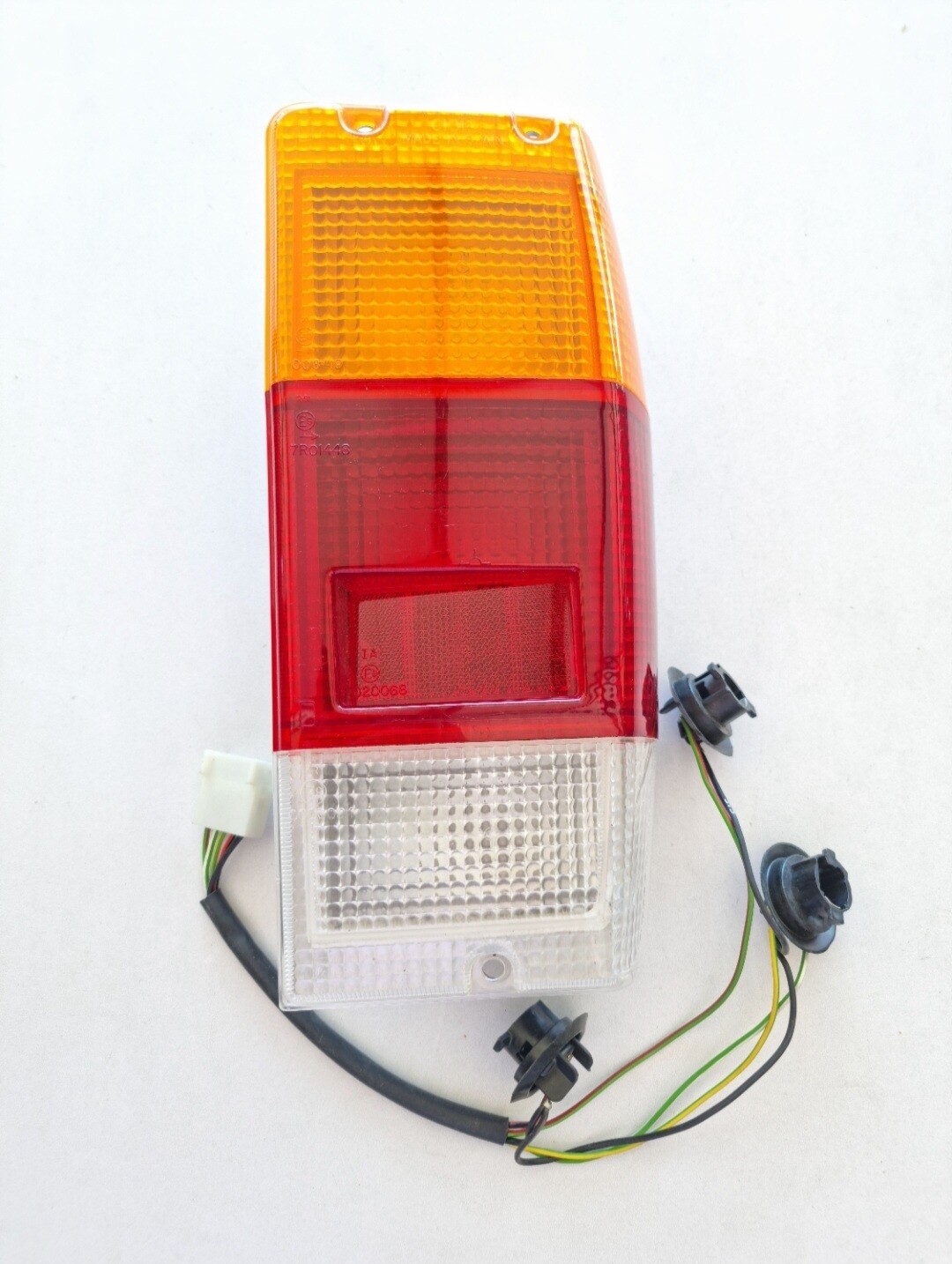 Piloto trasero derecho NISSAN VANETTE (85-95)
