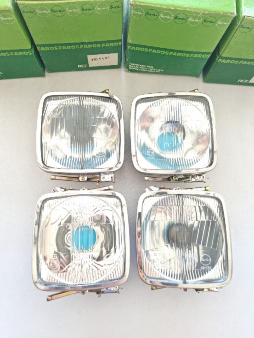 Juego opticas faros SEAT 1430.FIAT 125.PEGASO 7080 (fores)